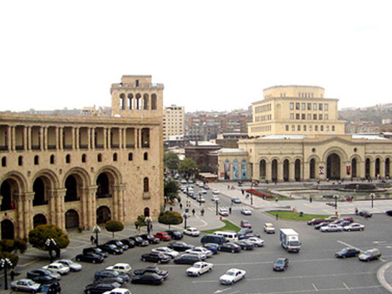 Yerevan sakini ölkədəki vəziyyət haqda: "Hər yerdə korrupsiya, soyğunçuluq"