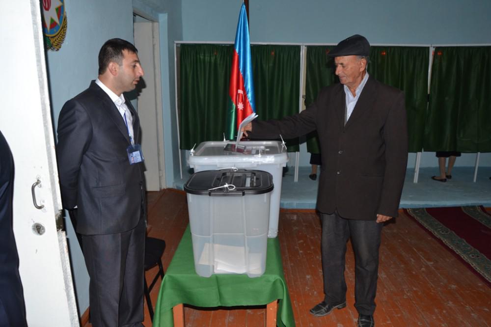 Zərdabda referendumun gedişini 495 müşahidəçi izləyir - FOTO