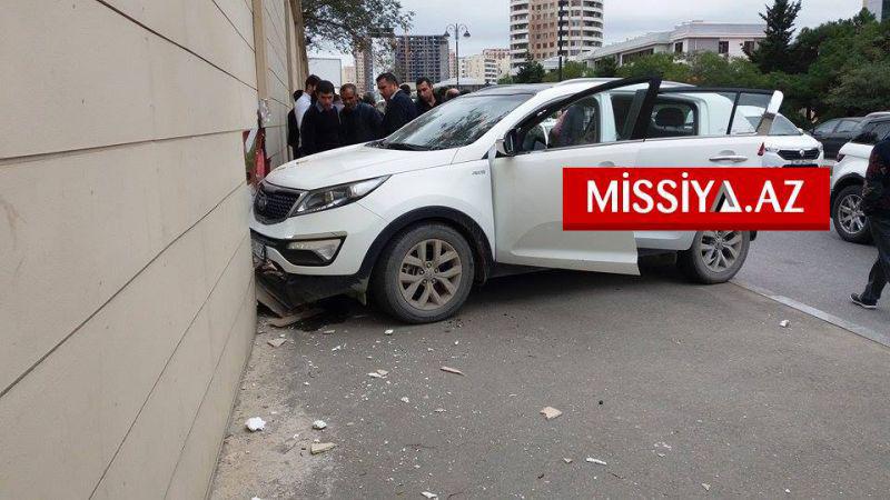 Bakıda dəhşətli qəza: İnarkt keçirən sürücü bank işçisini vurdu - YENİLƏNİB - FOTO