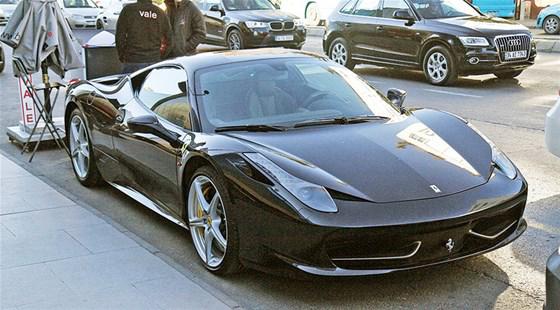 Acunun "Ferrari"sinin qiyməti "dodaq uçuqlatdı" - FOTO