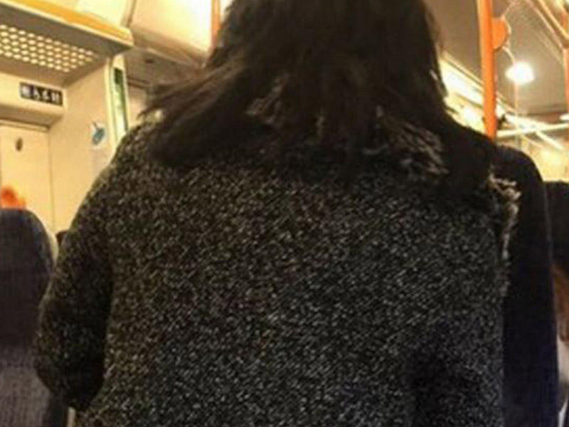 Metroda ehtirasını cilovlaya bilməyən cütlük biabır oldu - FOTO