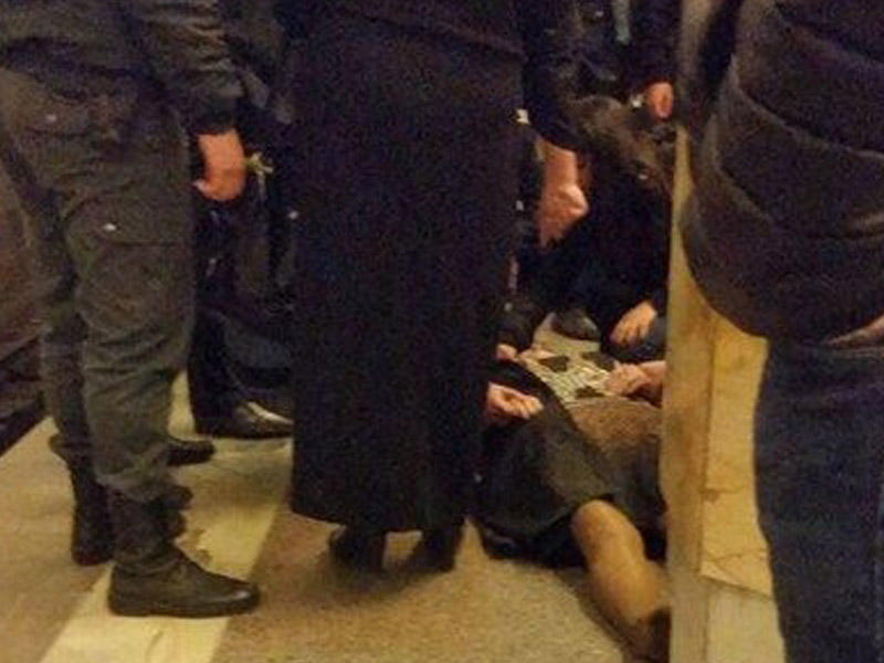 Bakı metrosunda FACİƏ: qatar sərnişini vurdu - FOTO
