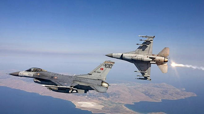Türkiyə Hava Qüvvələri terrorçuların silah anbarlarını MƏHV ETDİ