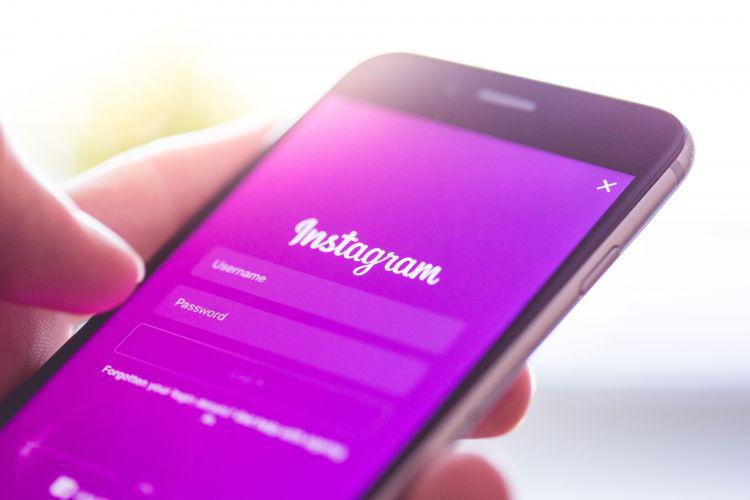 "Instagram"dakı səhifə bir milyon manata satıldı