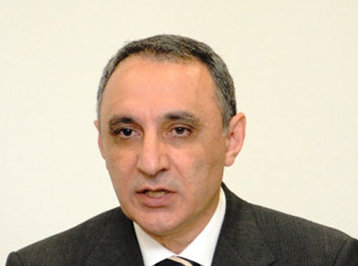 Kamran Əliyev: 