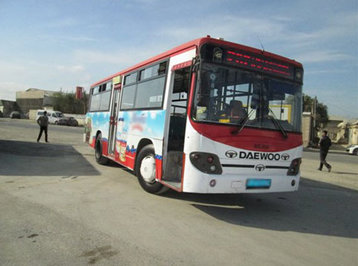 Bakıda avtobus sürücüsü sükan arxasında içki məclisi düzəltdi