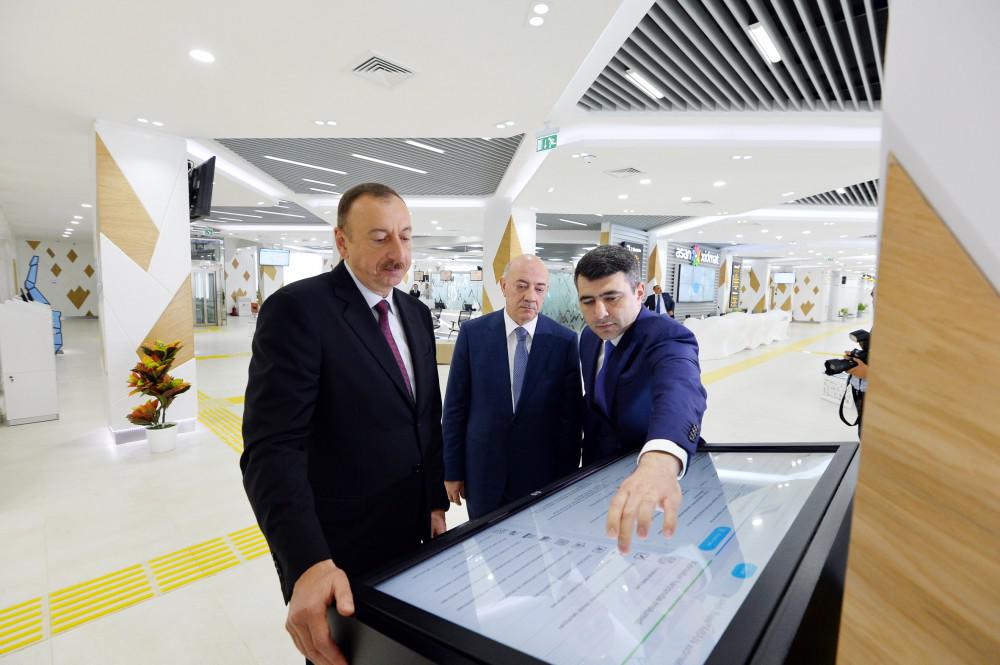 Prezident İlham Əliyev 5 saylı Bakı "ASAN xidmət" mərkəzinin açılışında - YENİLƏNİB - FOTO