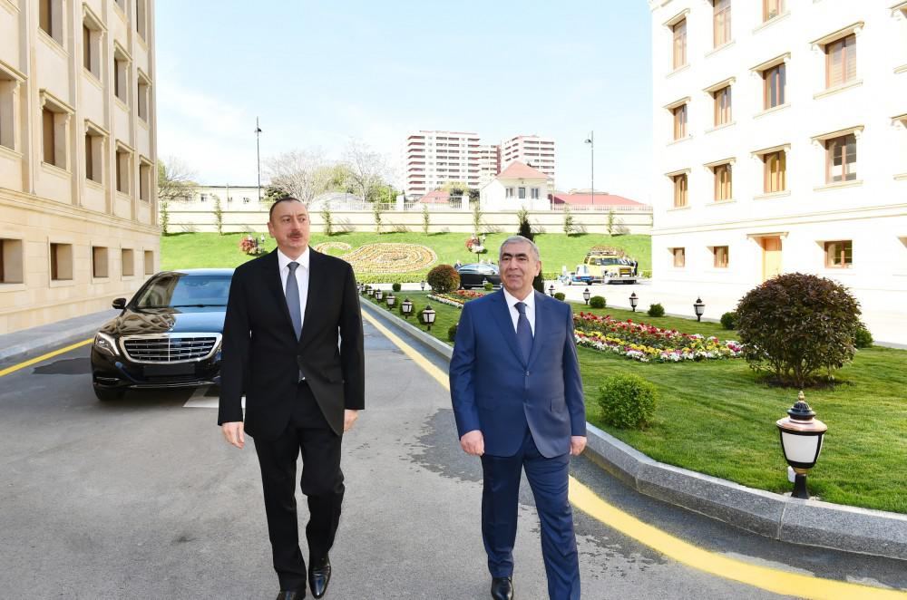 Prezident İlham Əliyev "Azəravtoyol" ASC-nin yeni inzibati binasının açılışında iştirak edib - FOTO