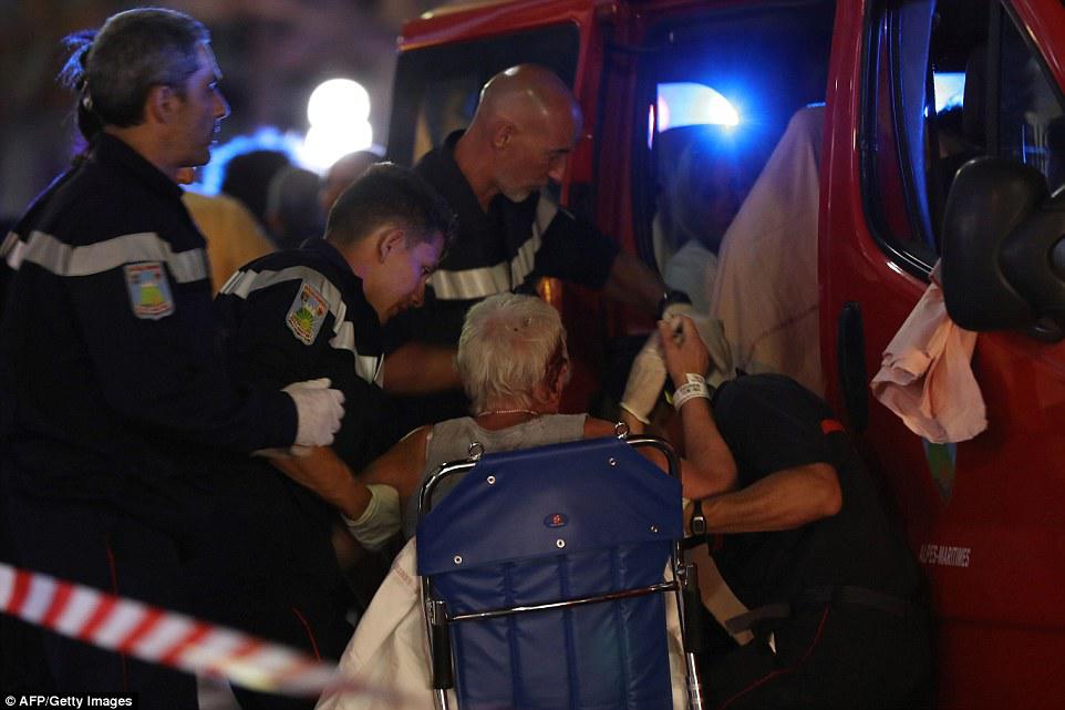 Fransada növbəti terror: 84 ölü, xeyli yaralı - YENİLƏNİB - VİDEO - FOTO