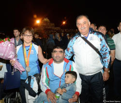 Paralimpiyaçılarımız Vətənə döndülər - FOTO
