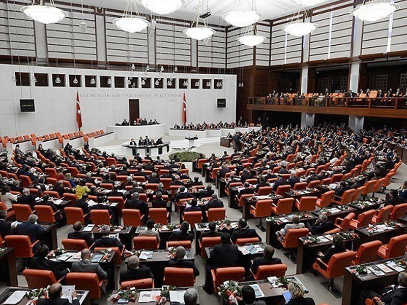 Türkiyə parlamentində deputatların sayı artırılacaq