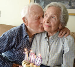 Bir əsr "sevirəm" demədən sevmək - 103 və 100 yaşlı iki sevgili - VİDEO - FOTO