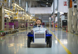 Rolls-Royce-dan uşaqlar üçün elektrokar - FOTO