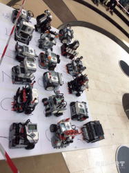 Azərbaycanlı şagirdlərin hazırladığı robotlar beynəlxalq müsabiqəsdə qızıl medal qazandı - VİDEO - FOTO
