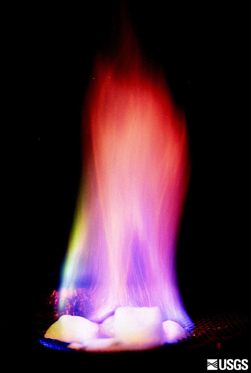 Enerji bazarında inqilab: yanar buz çıxarıldı - VİDEO - FOTO