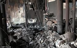 Yanan məzara çevrilmiş binanın daxilində - VİDEO - FOTO