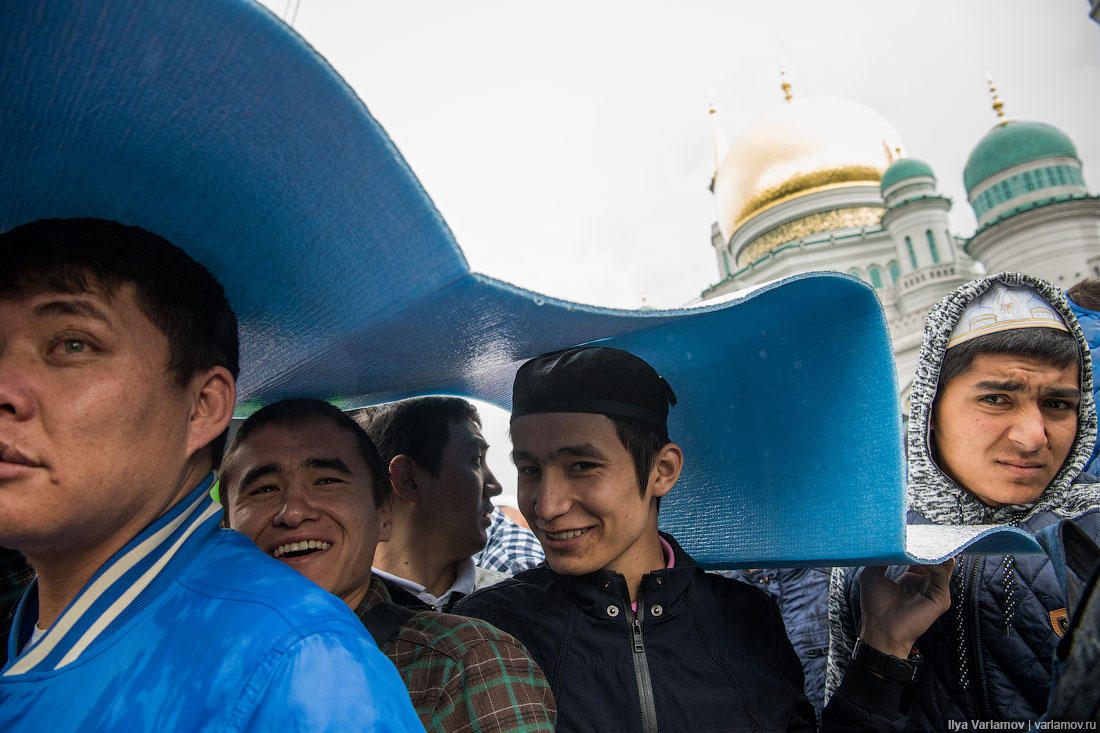 Moskvada izdiham: 250 min müsəlman bayram namazı qılıb - FOTO