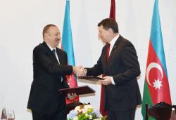 Prezident İlham Əliyev Azərbaycan-Latviya biznes forumunda iştirak edib - YENİLƏNİB - FOTO