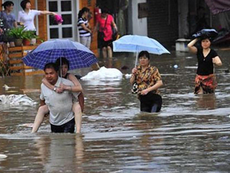 Çində aramsız yağış - Minlərlə insan təxliyə olundu