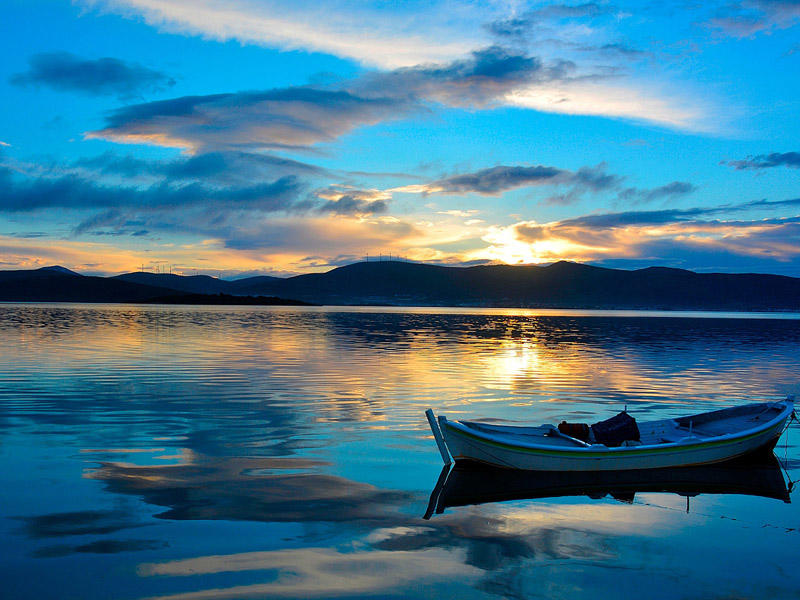 лодка закат озеро небо без смс