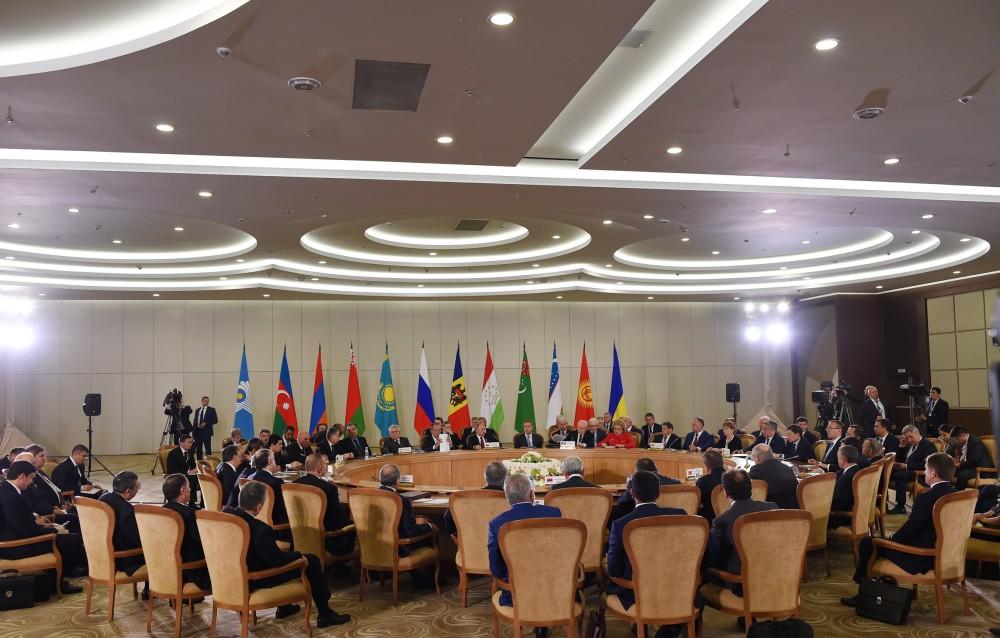 Prezident İlham Əliyev MDB Dövlət Başçıları Şurasının geniş tərkibdə iclasında iştirak edib - FOTO