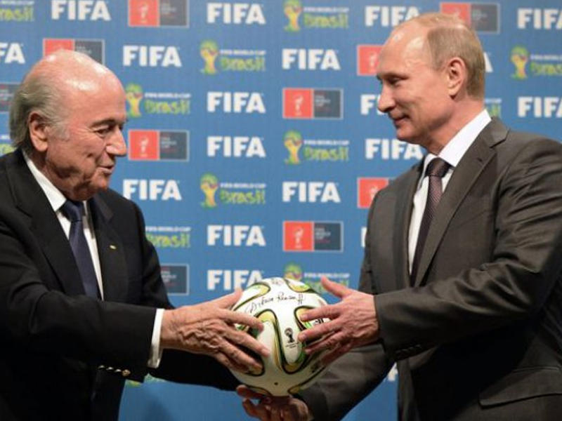 Putin sabiq FİFA prezidentini mundiala dəvət etdi