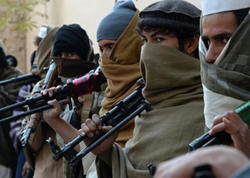 Taliban musiqi alətlərini yandırdı