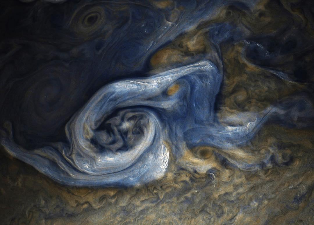 NASA Yupiterdə baş verən fırtınanın görüntüsünü YAYDI - FOTO