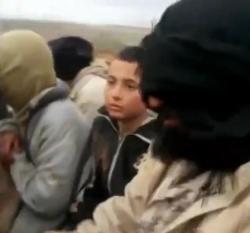11 yaşlı İŞİD-çi oğlan: "Məni güllələyəcəksiniz?!" - VİDEO - FOTO