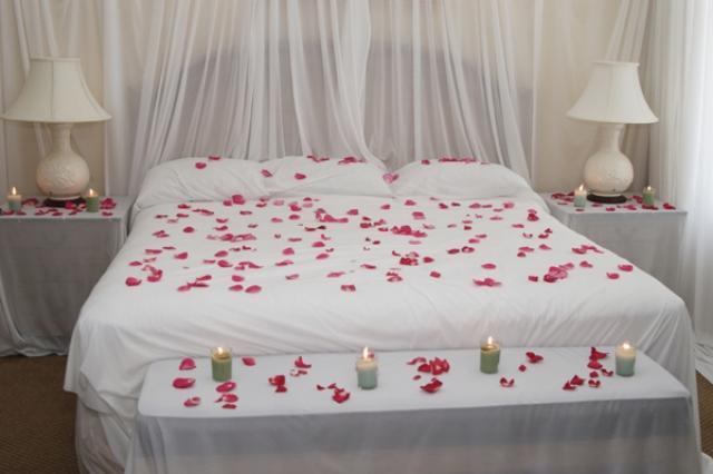 Sevgililər günü üçün yataq otağı dizaynları - FOTO