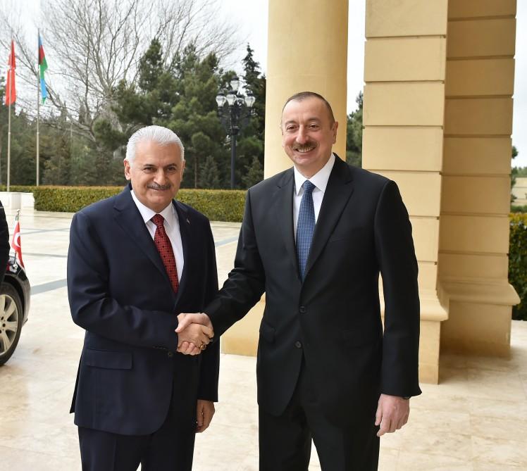Prezident İlham Əliyev Türkiyənin Baş naziri Binəli Yıldırım ilə görüşüb - FOTO