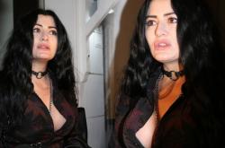 36 yaşlı aktrisanın DEKOLTESİ - FOTO