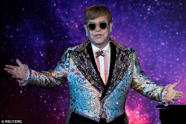 Elton Con 21 illik "sükut"u pozacaq - Toyda oxuyacaq - FOTO