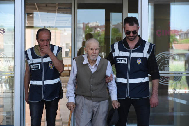 81 yaşlı kişinin etdiyi eşidənləri DƏHŞƏTƏ GƏTİRİR - FOTO