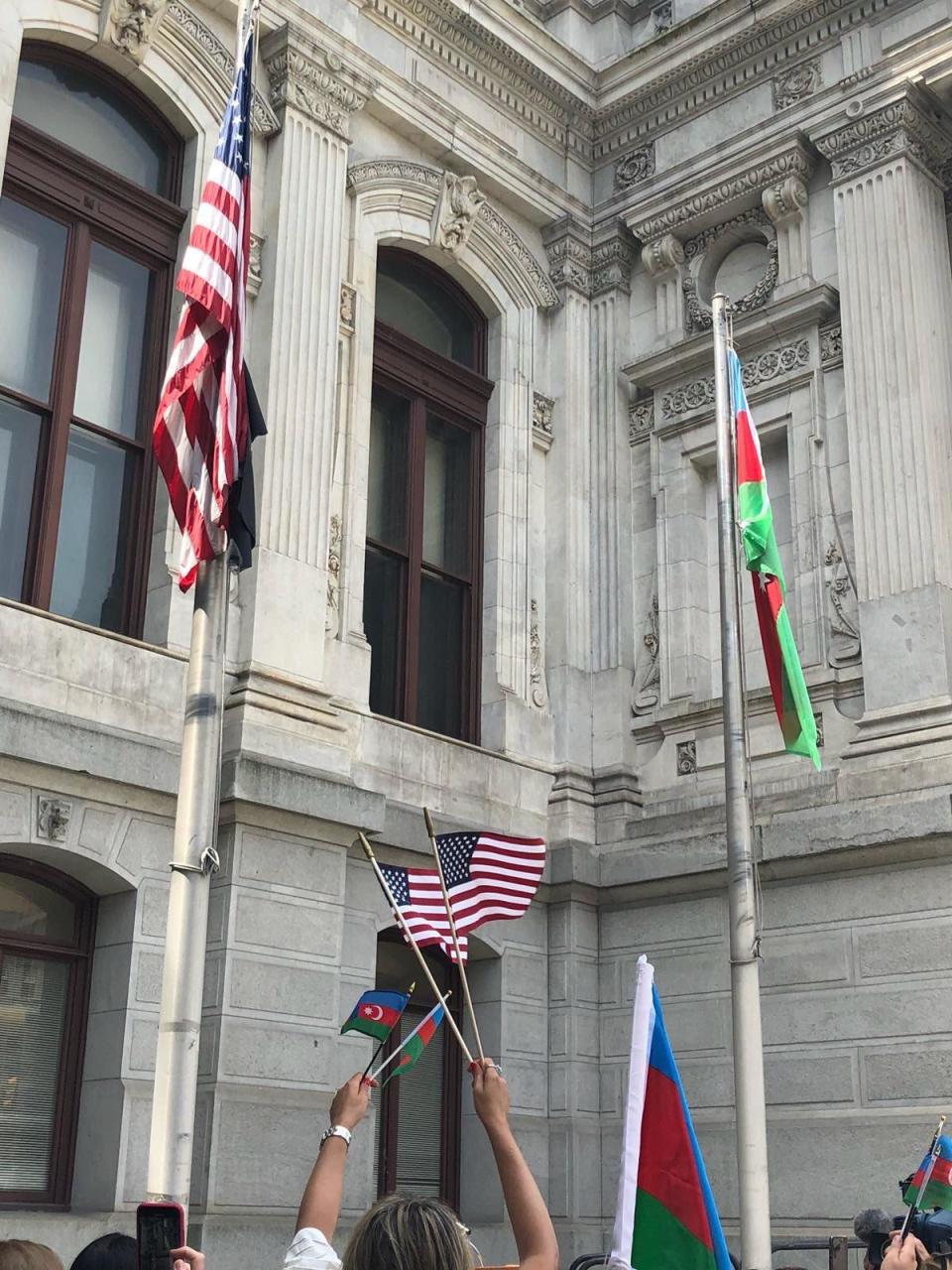 Filadelfiya şəhərində Azərbaycan bayrağı ucaldılıb - FOTO