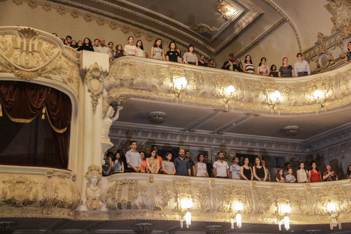 ƏSA Teatrı “Parisi partlatdı” - FOTO