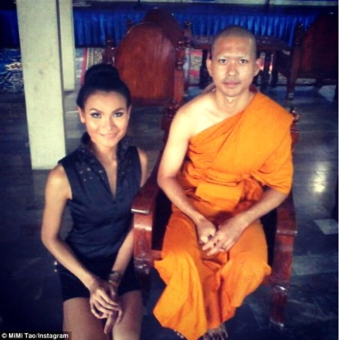 BuddaÃ§Ä± rahib idi, cinsiyyÉtini dÉyiÅdirib TaylandÄ±n Én gÃ¶zÉl modeli oldu - FOTO
