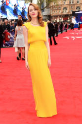 Adriana Limanın sarı paltarlı trendinə məşhurlar da qoşuldu - FOTO