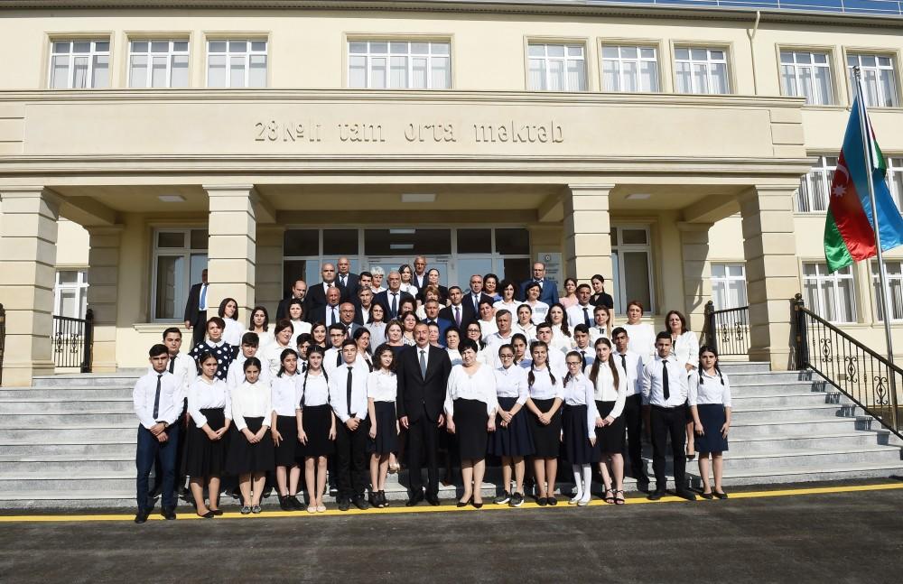 Prezident İlham Əliyev Maştağadakı Savalan yaşayış massivində 28 nömrəli tam orta məktəbin açılışında iştirak edib - FOTO