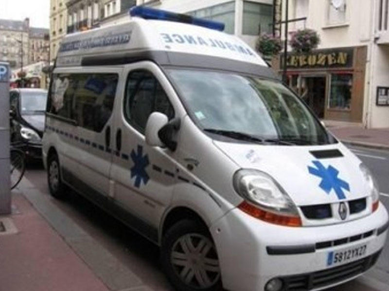 Fransada sürücü avtomobili insanların üzərinə sürdü: yaralılar var