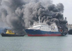İndoneziyada gəmi yandı - <span class="color_red">10 ölü</span>