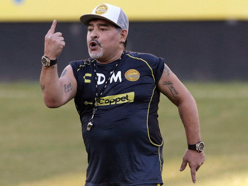 Maradona FIFA-nı tənqid etdi