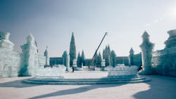 Dünyanın ən böyük qar və buz festivalı başladı - FOTO