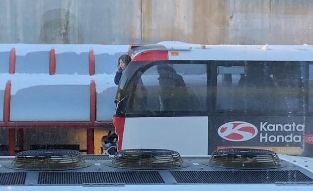 Kanadada ikimərtəbəli avtobus qəzaya uğrayıb: 3 ölü, 25 yaralı - VİDEO - FOTO