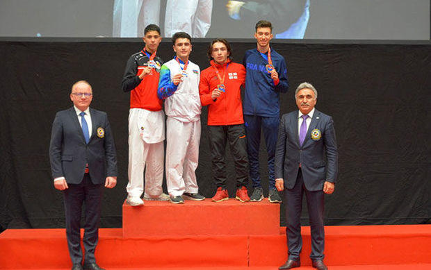 Gənc karateçilərimiz daha bir qızıl medal qazanıb - FOTO