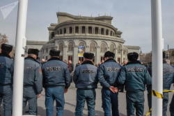 Yerevanda etirazçılar döyüldü, saxlanılanlar var - VİDEO - FOTO