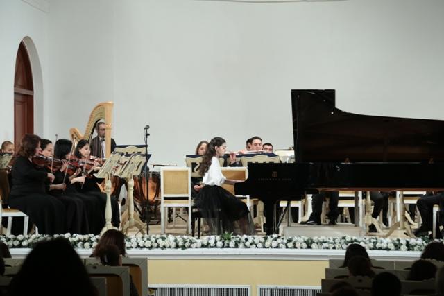 T.Quliyev adına 12 nömrəli onbirillik musiqi məktəbi hesabat konserti keçirilib