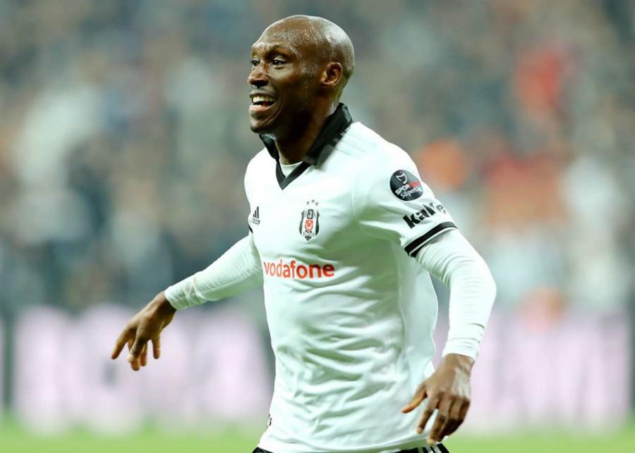İstanbul klubu 36 yaşlı futbolçu ilə müqaviləni uzadır