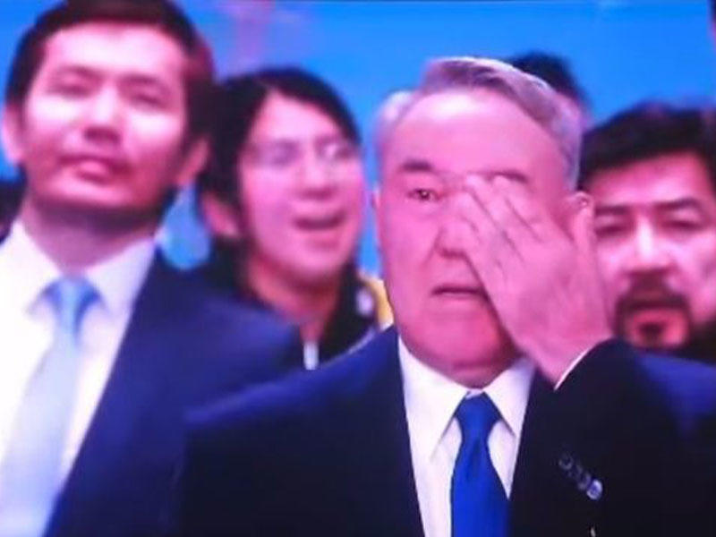 Nazarbayev niyə ağladı...