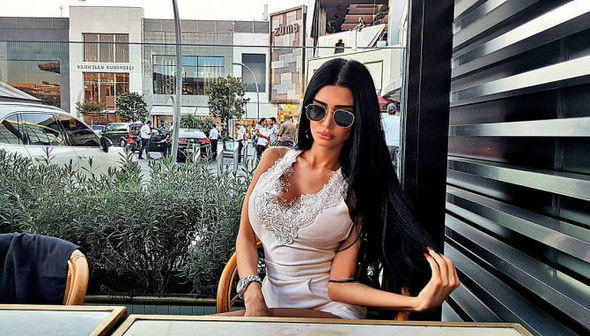 Qalmaqallı azərbaycanlı model amerikalı pilotla evləndi - FOTO